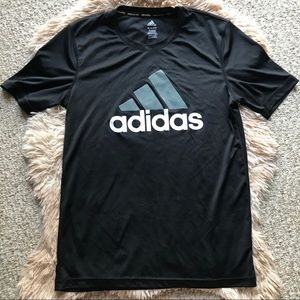 ADIDAS boy xl T-shirt